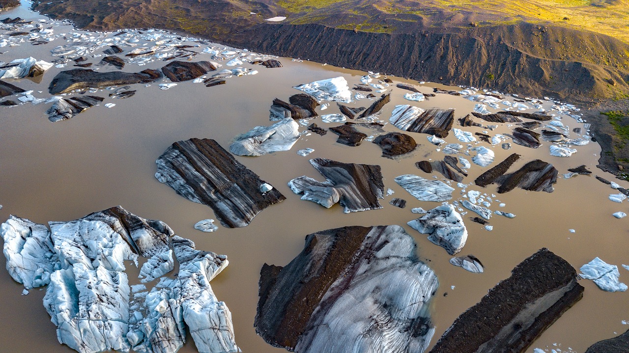 Vue sur le glacier d'Islande depuis un hélicoptère